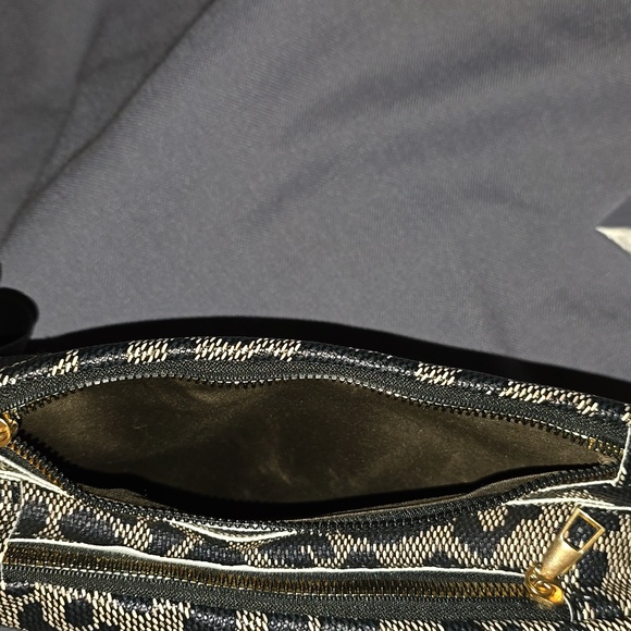 Leopard Print Abstract Triangle Shaped Pocketbook - Picture 4 of 4